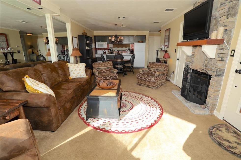 Seven Springs 1 Bedroom Premium Condo, In Out * Champion