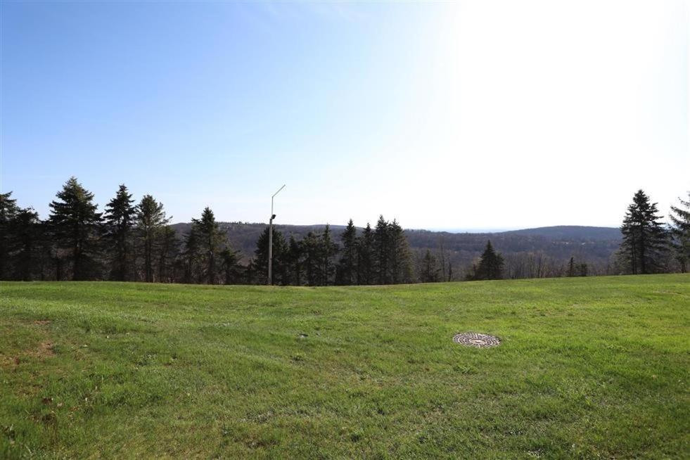 Seven Springs 1 Bedroom Premium Condo, In Out Apartment Champion